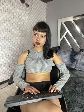 AntonellaCooper Pink online show from 05-12-26, 05:32