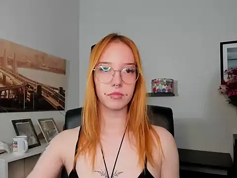 Snapshot of foxSonya chatting on 05-25-26, 05:46 foxSonya online show from 05-25-26, 05:46