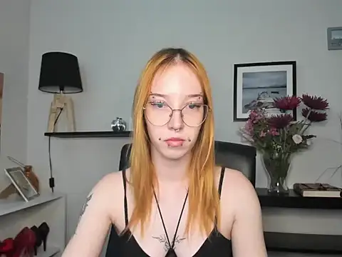 Snapshot of foxSonya chatting on 06-15-26, 05:31 foxSonya online show from 06-15-26, 05:31