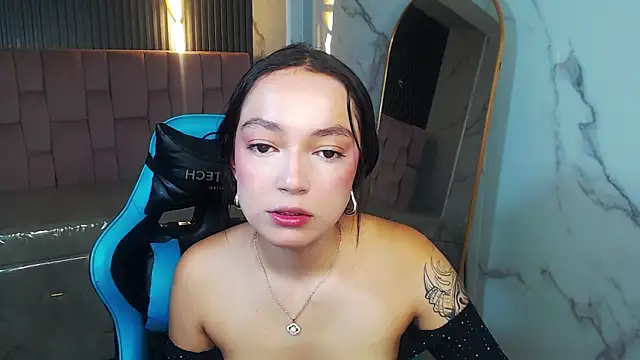Snapshot of Cinnamon_b chatting on 05-26-26, 08:05 Cinnamon b online show from 05-26-26, 08:05