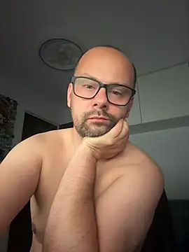 Snapshot of NakedAndrewHot chatting on 06-26-26, 12:04 NakedAndrewHot online show from 06-26-26, 12:04