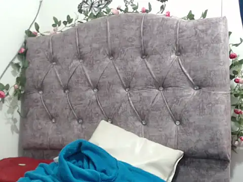 Snapshot of kim_rosse04 chatting on 05-22-26, 01:24 kim rosse04 online show from 05-22-26, 01:24