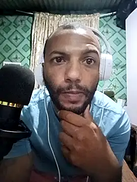 Snapshot of Camodick chatting on 01-27-25, 12:43 Camodick online show from 01-27-25, 12:43