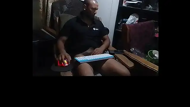 Snapshot of Camodick chatting on 02-19-25, 11:14 Camodick online show from 02-19-25, 11:14