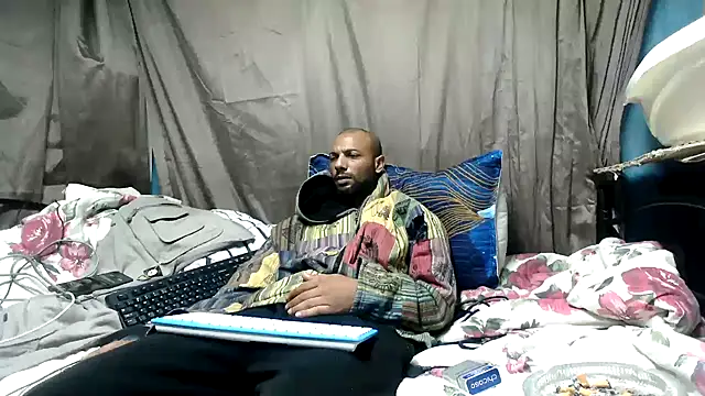 Camodick online show from 04-28-26, 04:12