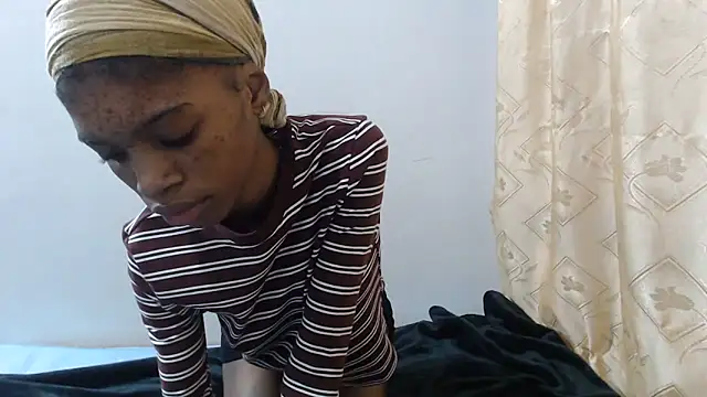 PetiteBarbie 05 online show from 06-18-26, 06:35