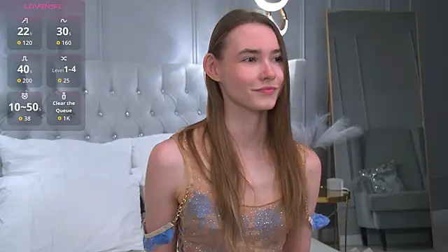 Snapshot of LillianYoung chatting on 05-19-26, 09:37 LillianYoung online show from 05-19-26, 09:37