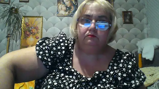 MarinaFarina53 online show from 06-10-26, 07:35