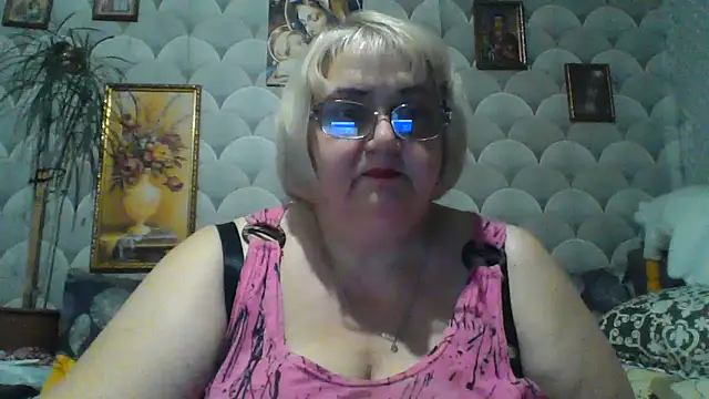 MarinaFarina53 online show from 06-12-26, 07:46