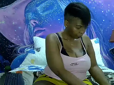 Snapshot of BlackBeautyJuXx chatting on 06-19-26, 04:00 BlackBeautyJuXx online show from 06-19-26, 04:00