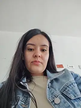 Snapshot of HollyMoon_ chatting on 05-18-26, 03:51 HollyMoon online show from 05-18-26, 03:51