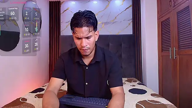JacobWolf   online show from 07-02-26, 07:53