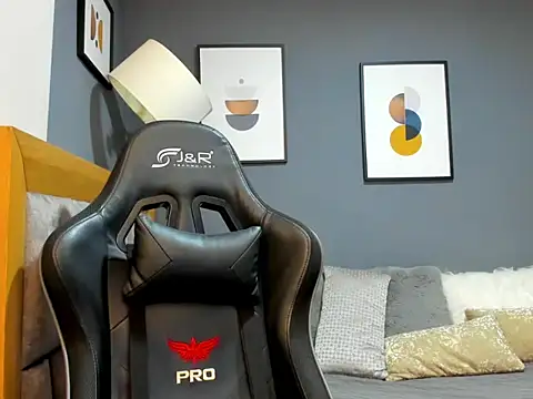 ZEI-001 online show from 06-13-26, 03:54