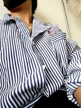 Snapshot of Meo_meo- chatting on 05-15-26, 02:40 Meo meo- online show from 05-15-26, 02:40