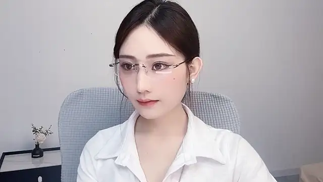 Snapshot of _222Mia chatting on 05-25-26, 02:17 222Mia online show from 05-25-26, 02:17