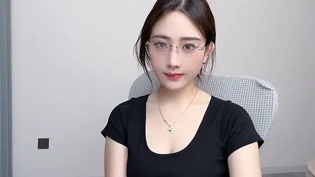 Snapshot of _222Mia chatting on 06-17-26, 11:23 222Mia online show from 06-17-26, 11:23
