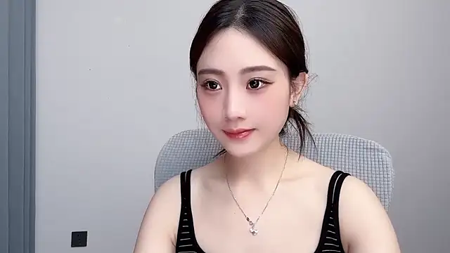 Snapshot of _222Mia chatting on 06-18-26, 04:13 222Mia online show from 06-18-26, 04:13
