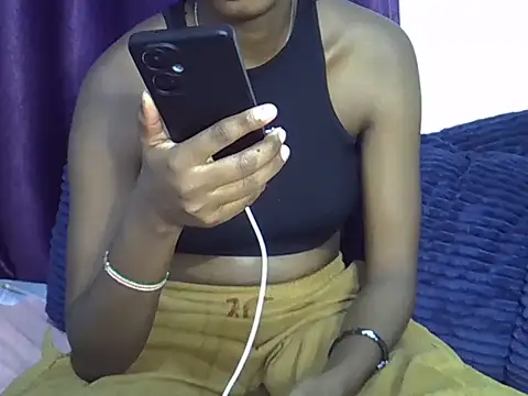 Snapshot of Ginnah_ chatting on 06-16-26, 12:24 Ginnah online show from 06-16-26, 12:24