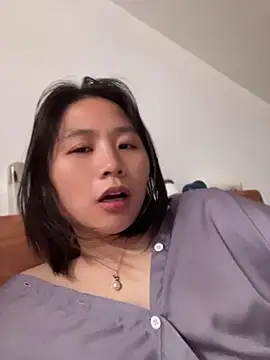 Snapshot of Iridessa- chatting on 06-27-26, 12:22 Iridessa- online show from 06-27-26, 12:22