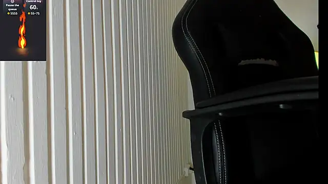 Snapshot of _maximo_1 chatting on 06-19-26, 01:15 maximo 1 online show from 06-19-26, 01:15