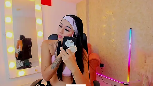 Littlee Mia online show from 05-14-26, 11:39