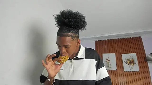 Afrowayuu online show from 05-20-26, 05:30