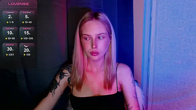 Snapshot of MichelleVelour chatting on 05-14-26, 05:09 MichelleVelour online show from 05-14-26, 05:09