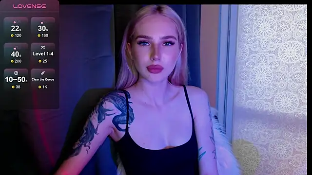 Snapshot of MichelleVelour chatting on 06-07-26, 04:11 MichelleVelour online show from 06-07-26, 04:11
