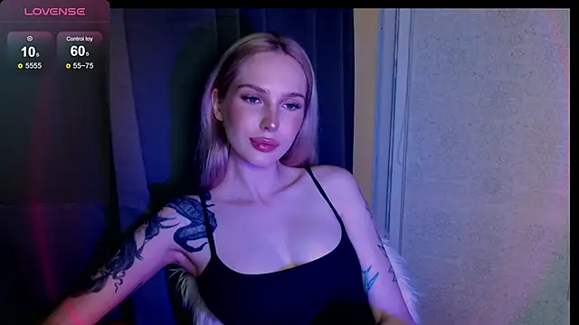 Snapshot of MichelleVelour chatting on 07-06-26, 06:32 MichelleVelour online show from 07-06-26, 06:32