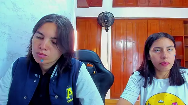 Soffy and Emily online show from 06-11-26, 12:25