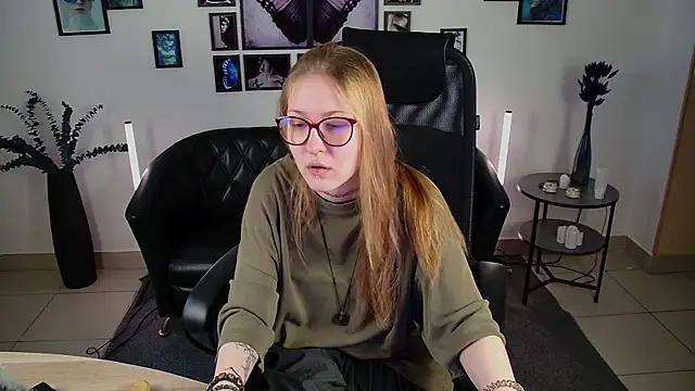 lanafitch online show from 06-18-26, 11:14