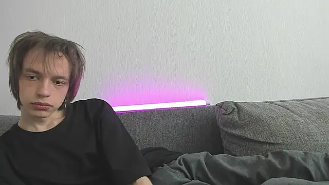 Snapshot of Nolan_Sagee chatting on 05-19-26, 06:42 Nolan Sagee online show from 05-19-26, 06:42