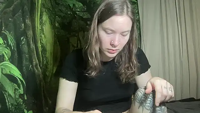 mo0ngoddess online show from 01-21-25, 02:43