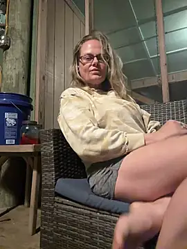 christinamoon0612 online show from 05-26-26, 04:52