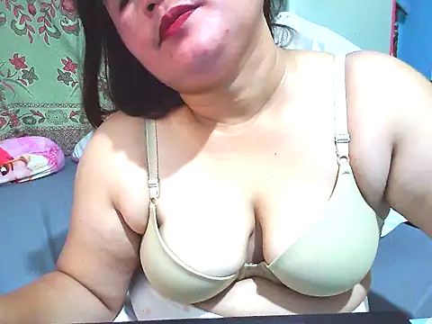 Snapshot of xsweetlover69x chatting on 06-23-26, 02:20 xsweetlover69x online show from 06-23-26, 02:20