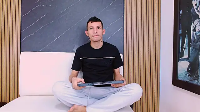 Isak Berekoa online show from 06-30-26, 11:00