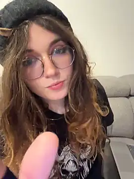 Snapshot of cutypiefull chatting on 05-16-26, 12:40 cutypiefull online show from 05-16-26, 12:40