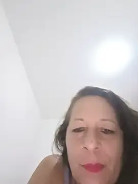 Snapshot of Nikki_milf69 chatting on 06-11-26, 06:22 Nikki milf69 online show from 06-11-26, 06:22