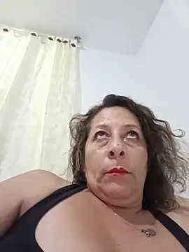 Snapshot of Nikki_milf69 chatting on 06-12-26, 05:39 Nikki milf69 online show from 06-12-26, 05:39
