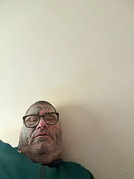 Snapshot of albertogg12 chatting on 05-16-26, 12:15 albertogg12 online show from 05-16-26, 12:15