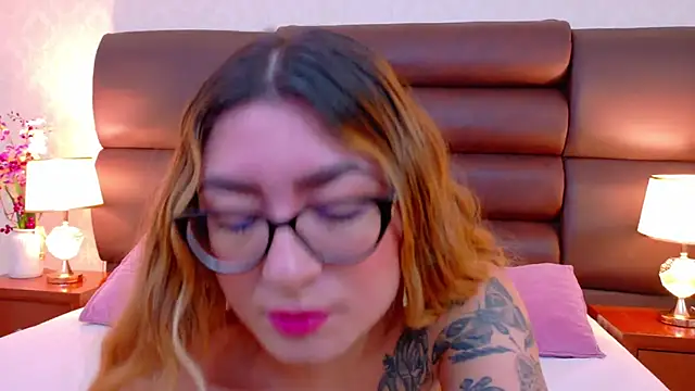 LiahRose  online show from 06-10-26, 10:41