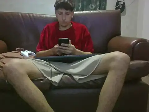 Snapshot of Noah_mod chatting on 07-07-26, 01:41 Noah mod online show from 07-07-26, 01:41