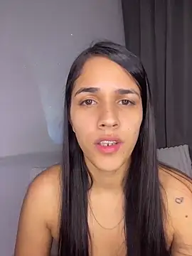 Snapshot of Isa_steele chatting on 06-18-26, 04:57 Isa steele online show from 06-18-26, 04:57