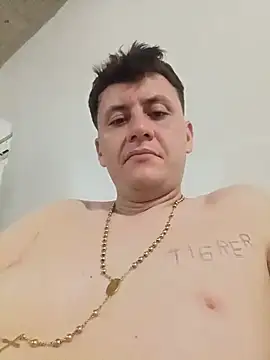 Maduro-Mariquita online show from 06-18-26, 01:50