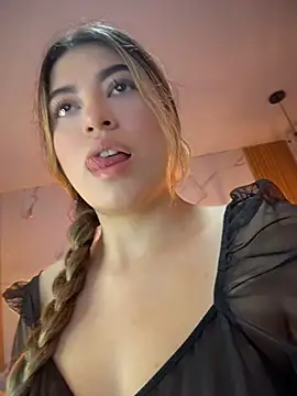 Snapshot of Vicky_Rico_ chatting on 06-08-26, 11:27 Vicky Rico online show from 06-08-26, 11:27
