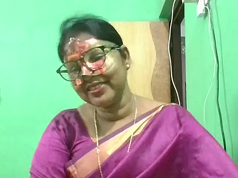 Snapshot of Kavya17 chatting on 06-05-26, 06:13 Kavya17 online show from 06-05-26, 06:13