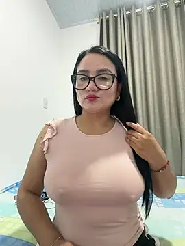 rousee69  online show from 06-28-26, 12:27
