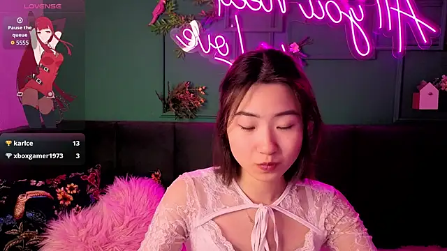 Snapshot of Runi_Asian chatting on 06-15-26, 01:08 Runi Asian online show from 06-15-26, 01:08