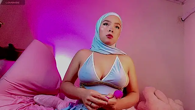 Nadine Nassib online show from 06-17-26, 02:40