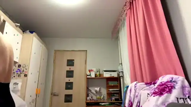 Snapshot of CuteLilit chatting on 05-16-26, 05:12 CuteLilit online show from 05-16-26, 05:12